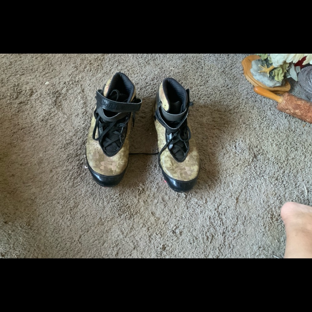 Under Armor Velcro Cleats size 13
